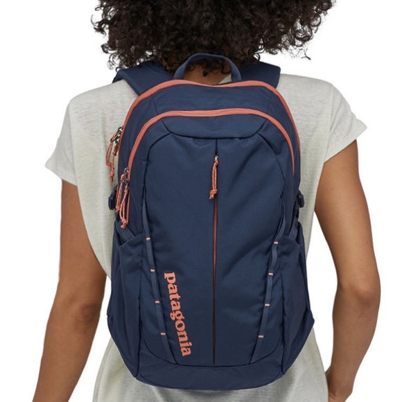 Patagonia Handbags - PATAGONIA Women's Refugio 26 L (Classic Navy w/Mellow Melon)